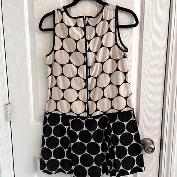 Loft sleeveless Shift dress. Size 4. Cream and black. Circle pattern. - Picture 2 of 4